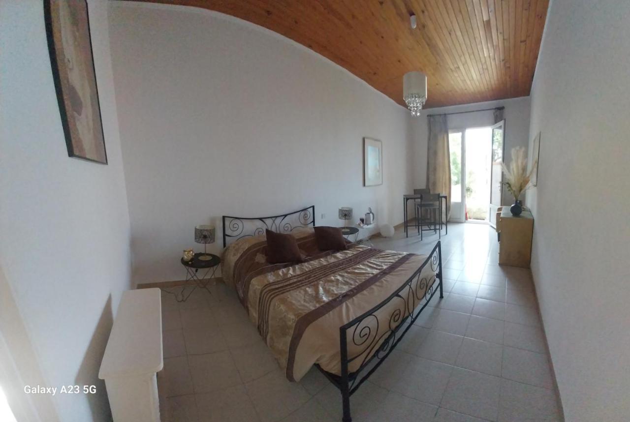 Bed and Breakfast Chez Isabelle Luri Exterior foto