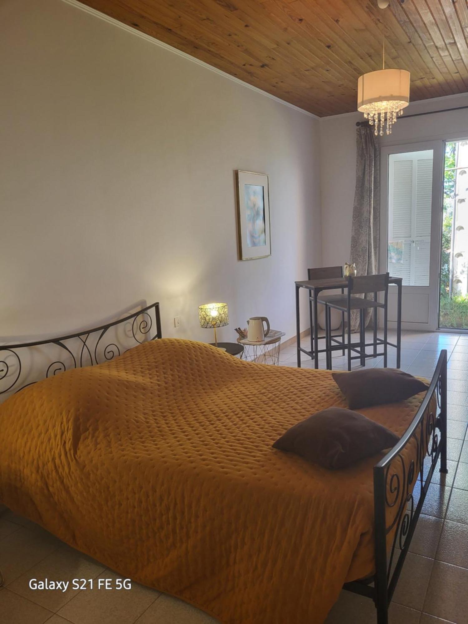Bed and Breakfast Chez Isabelle Luri Exterior foto